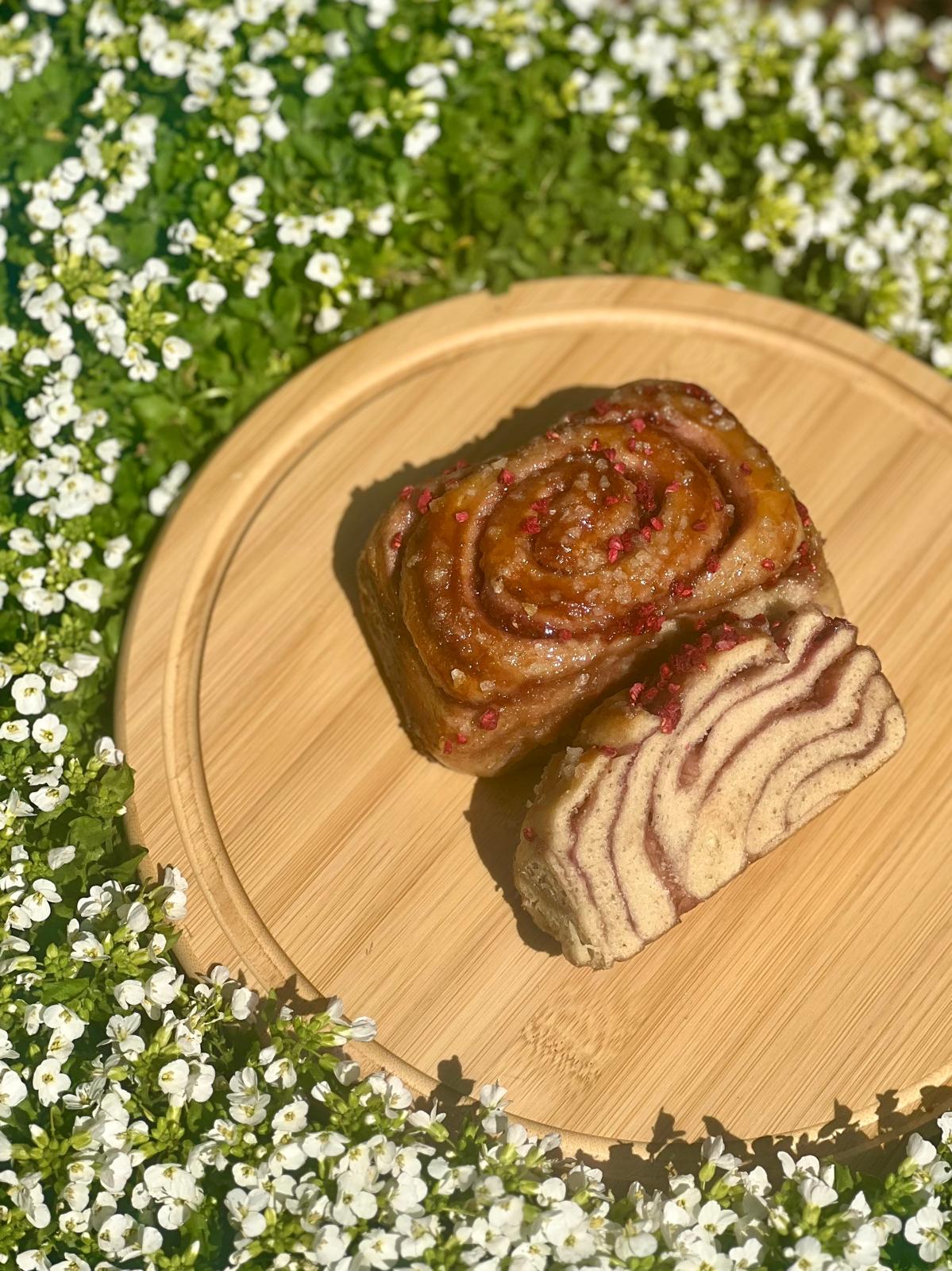Raspberry and Vanilla Swirl (vegan)