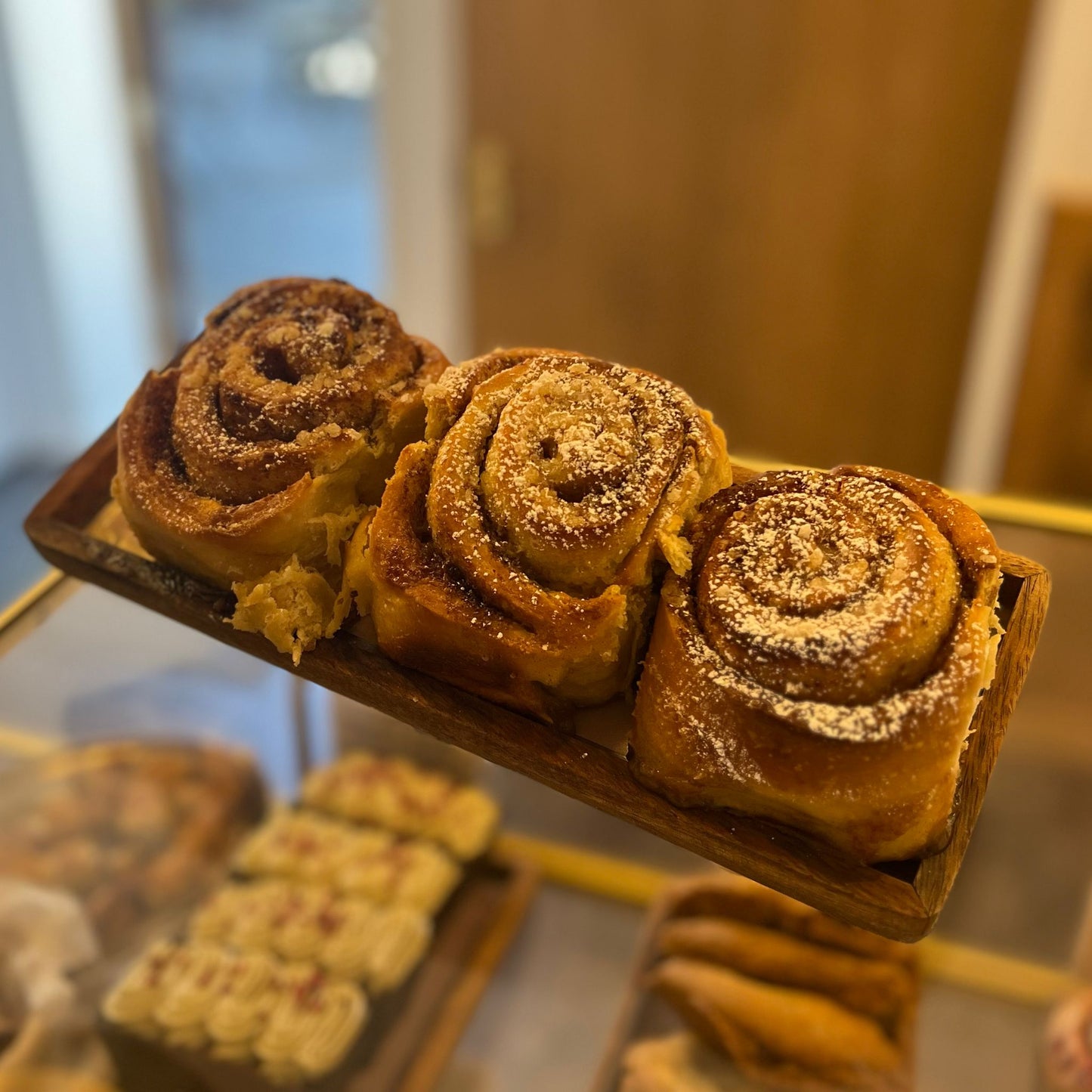 Cinnamon & vanilla Roll